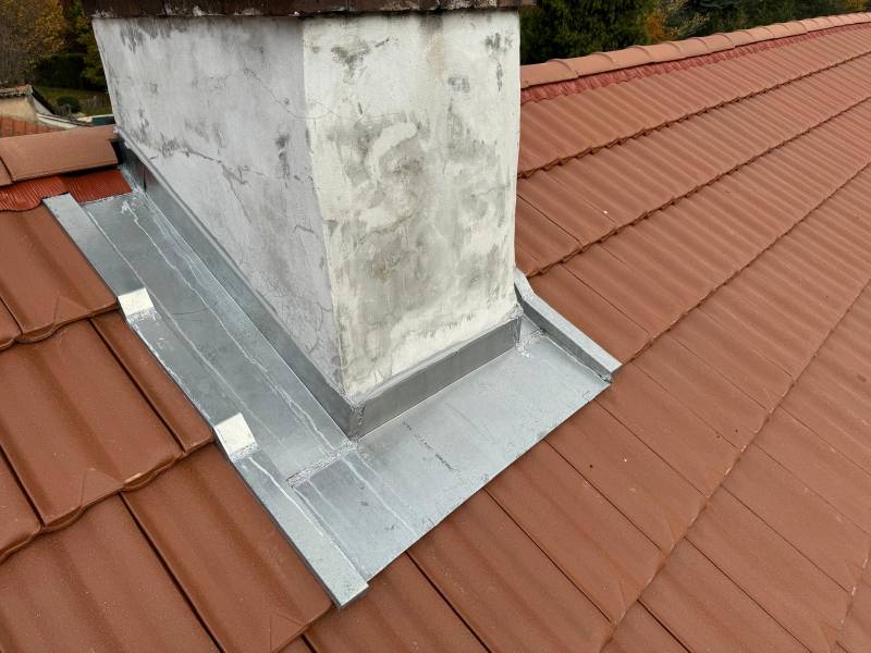 Devis rénovation d'abergement de toit de cheminée dans les Monts d'Or, près de Lyon 69