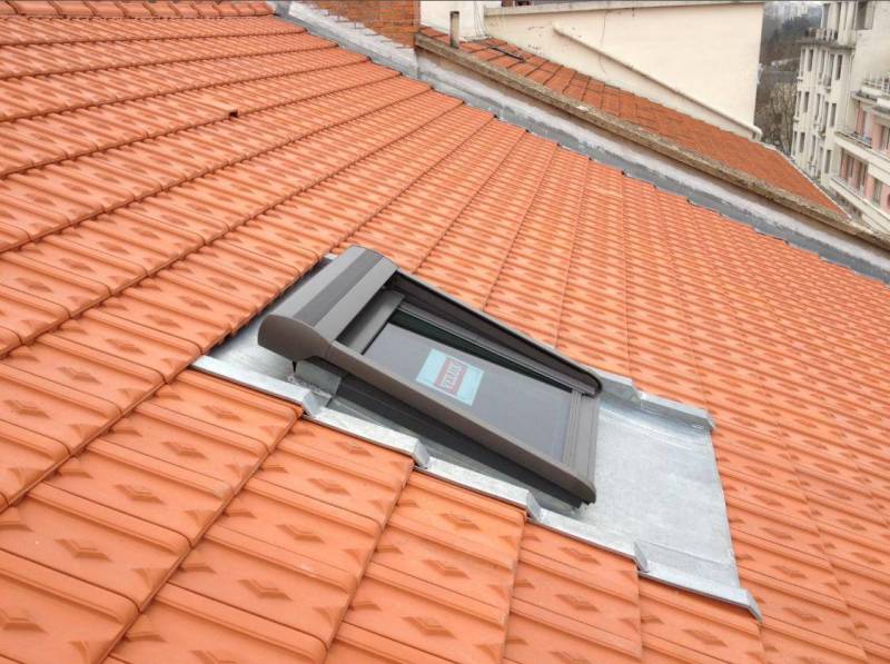 Devis pose de fenêtre de toit Velux à Francheville